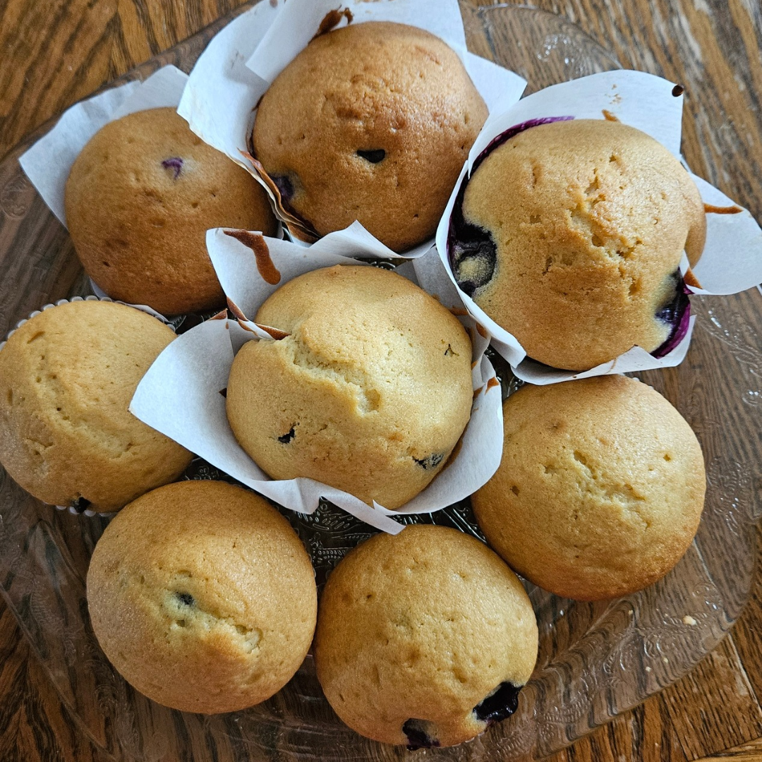 Making blueberry muffins with Zaya π§