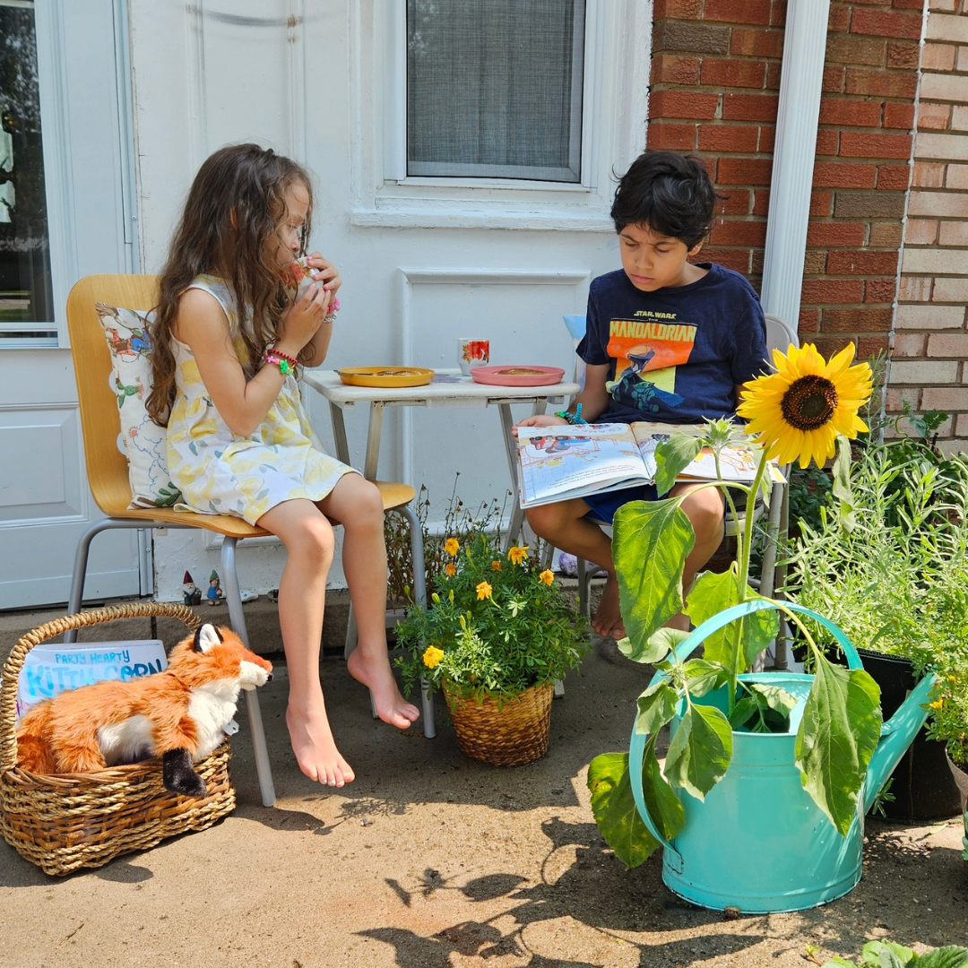 Wordless Wednesday: Front Porch Sitting